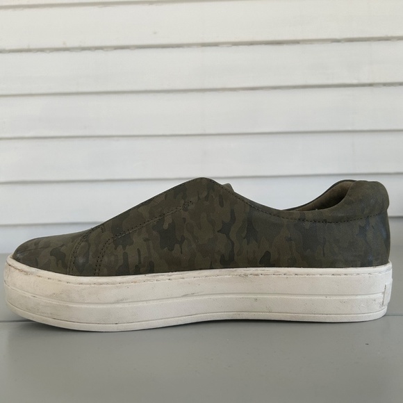 J/Slides Women's Green Camo Leather  Heidi Slip on Sz 9 - Picture 3 of 12